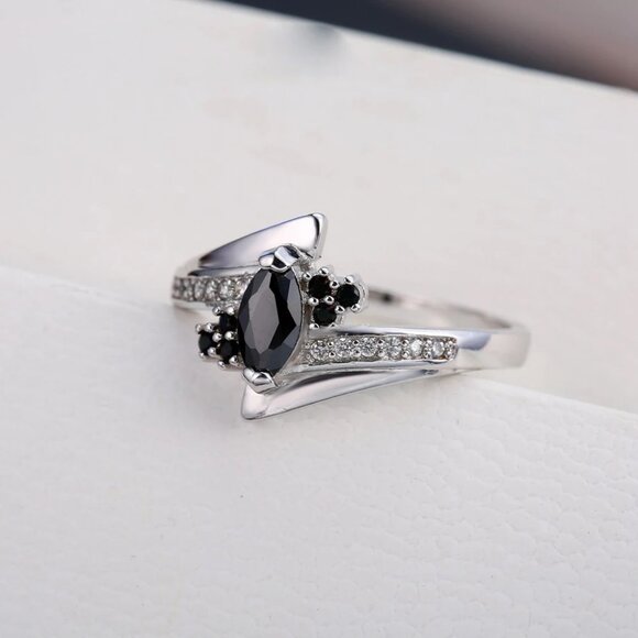 💝2/$20💝NWOT - Sterling Silver Classic Style Crystal Prong Setting Ring - 7 3/4 - Picture 3 of 13